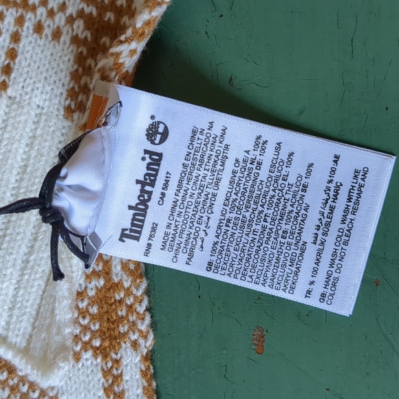 NWT Timberland cream and tan plaid scarf - Picture 7 of 8